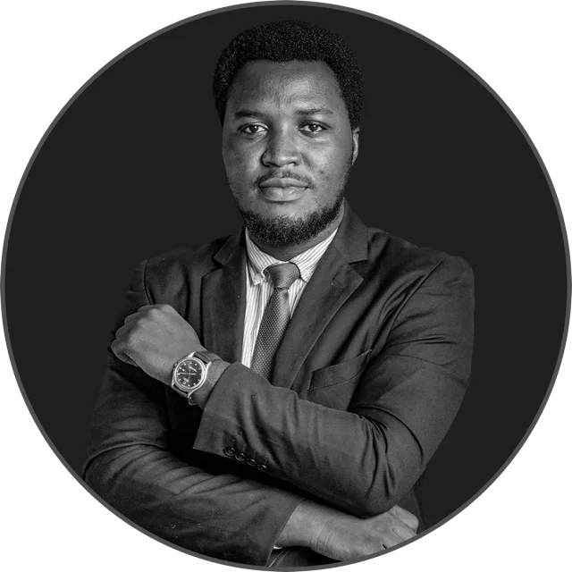 Portrait de Néhémie HOLONOU, designer graphique à Cotonou